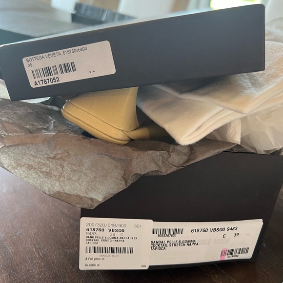 Bottega Veneta women’s size 39 never worn new in box with dust bag - Picture 5 of 11